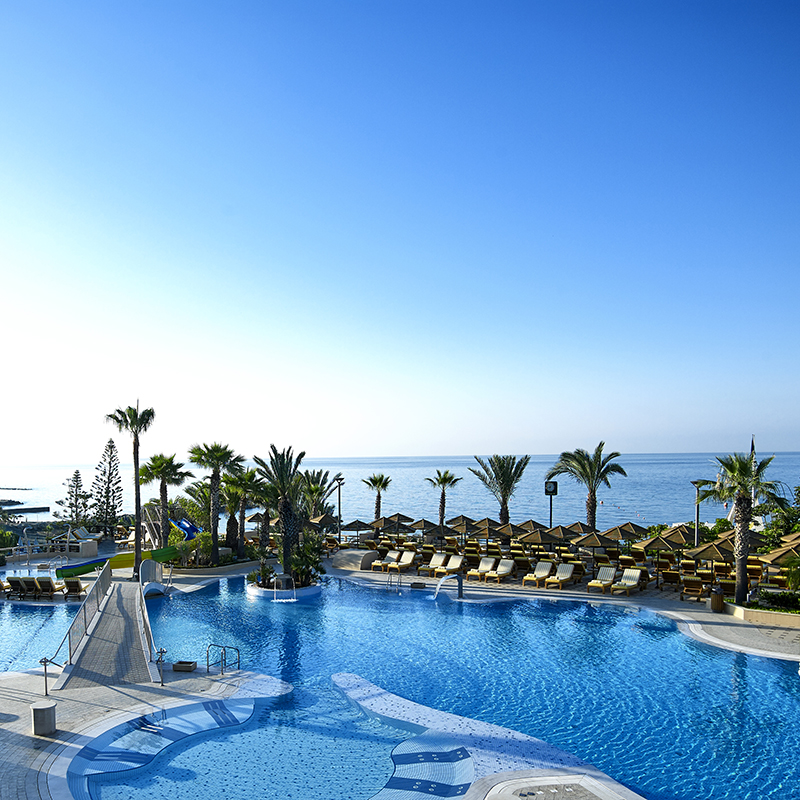Four Seasons - Image 13