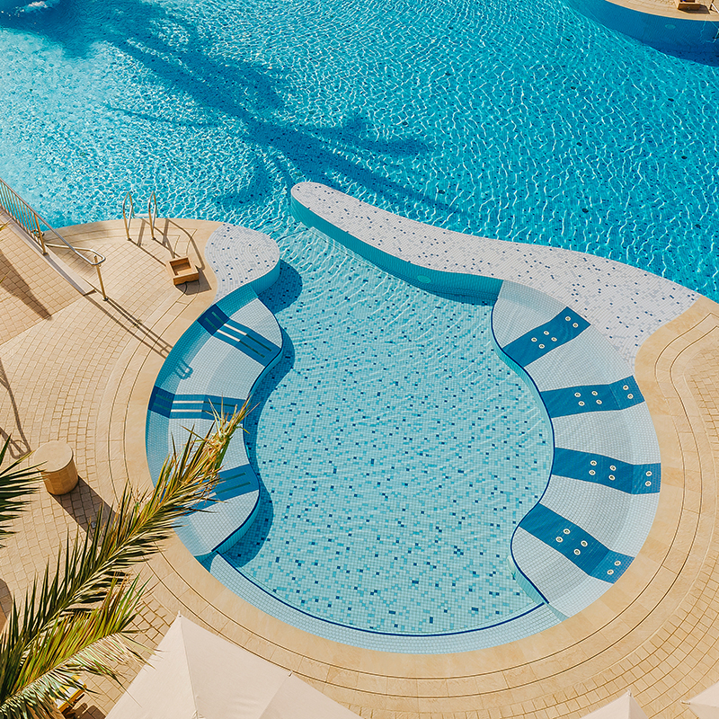 Four Seasons - Image 11